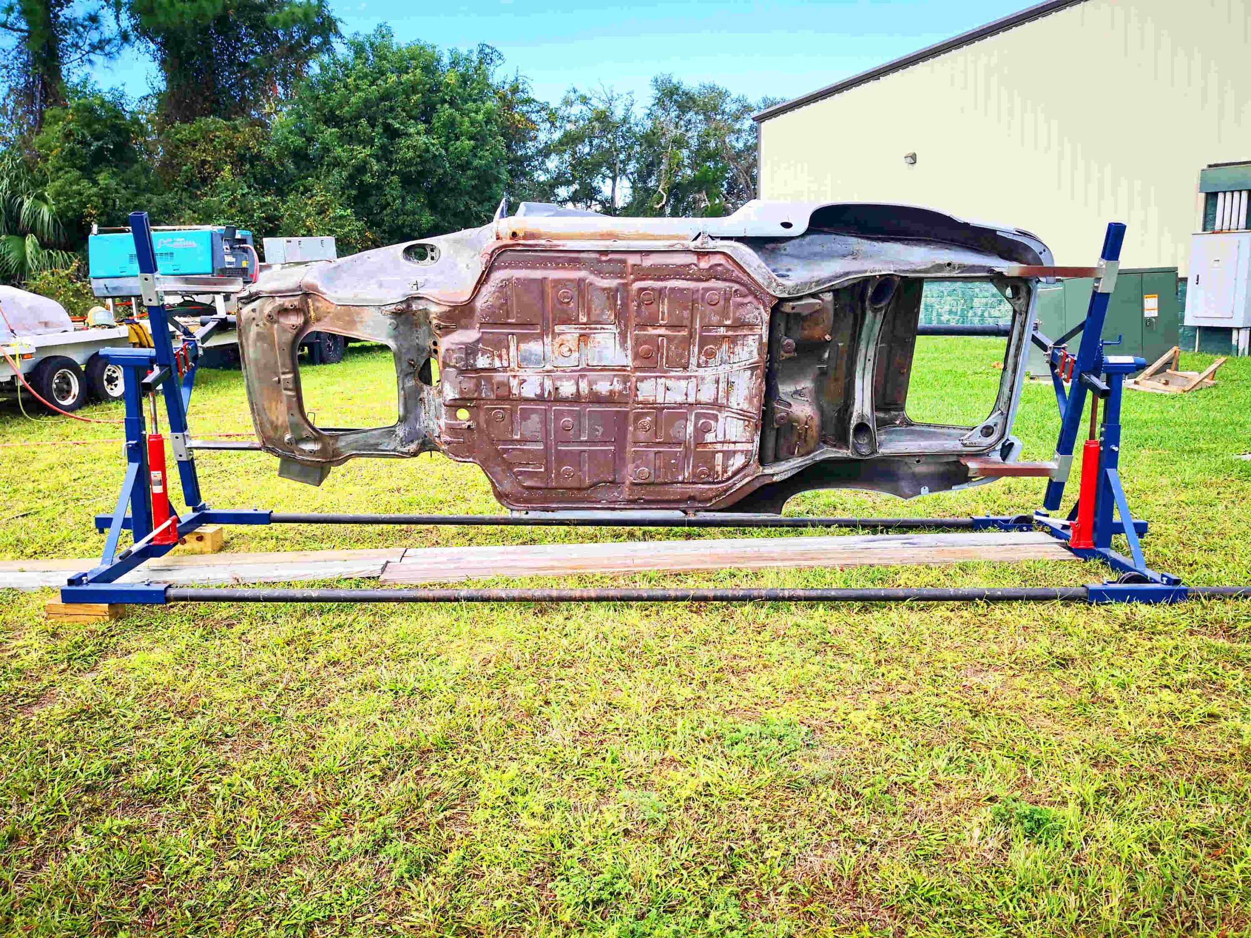 1972_porsche_rotisserie_sandblast-01-scaled.jpg