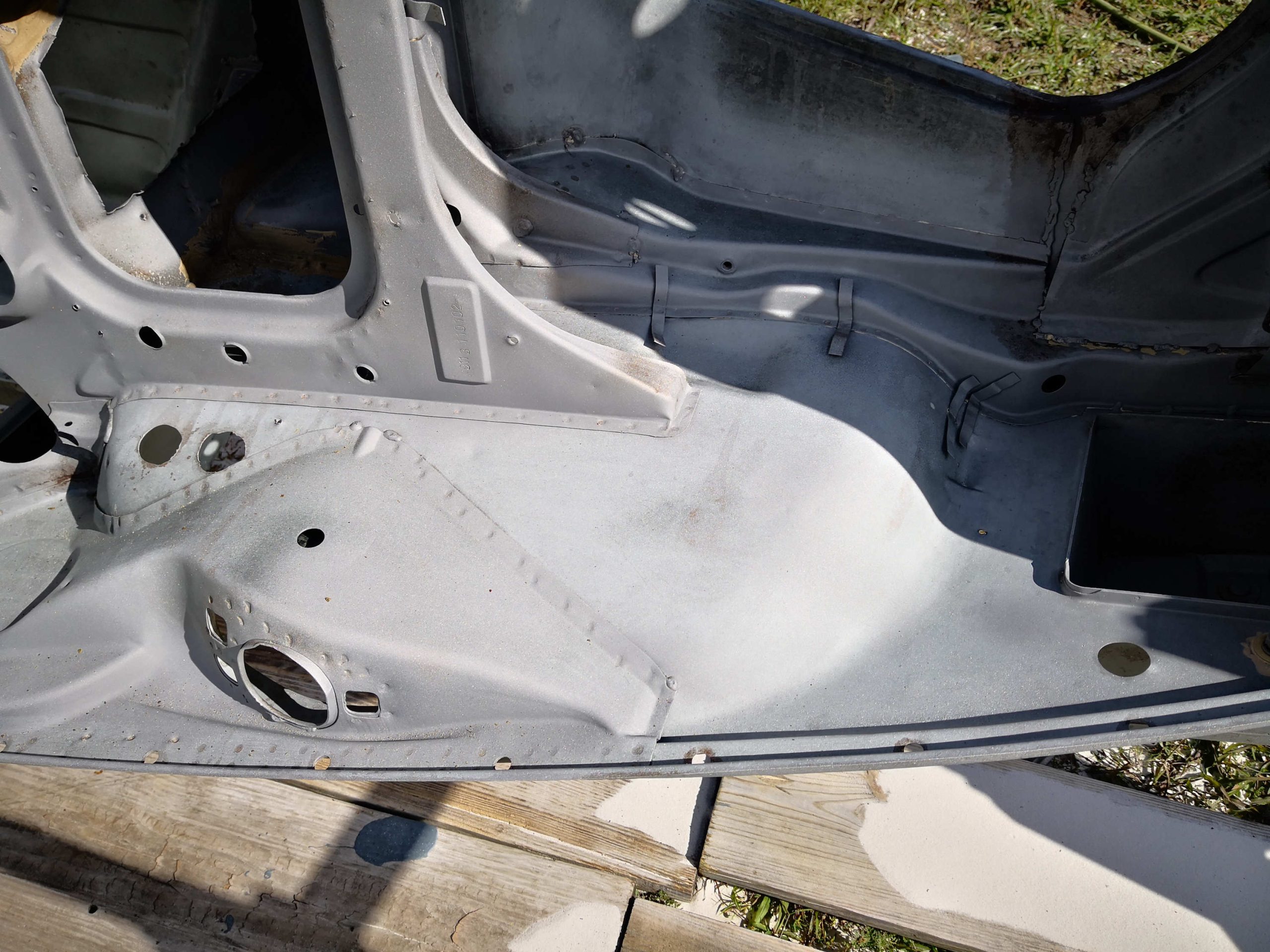 1972_porsche_rotisserie_sandblast-07-scaled.jpg