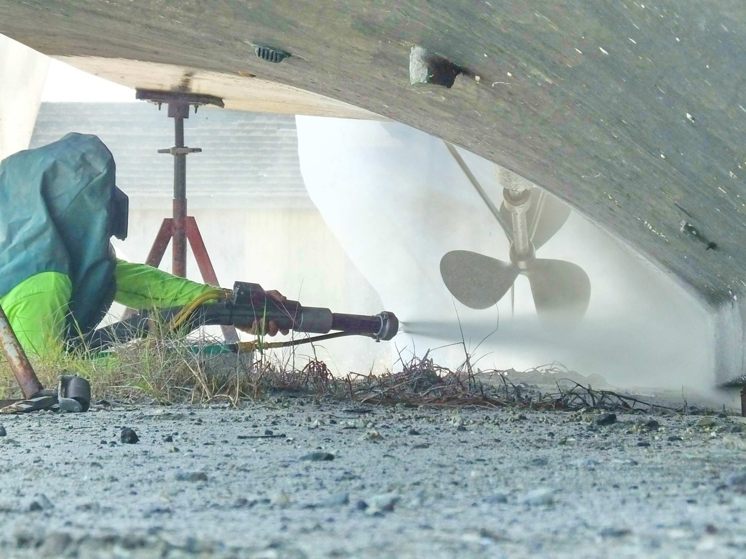 44-Ft_yacht_boat_sandblasting-03-scaled.jpg